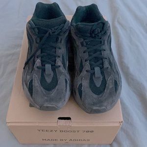 Yeezy Boost 700”Pirate Black”